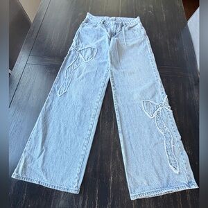 Pacsun Casey Low Rise Baggy Jeans Bow
Light Indigo. Size 24